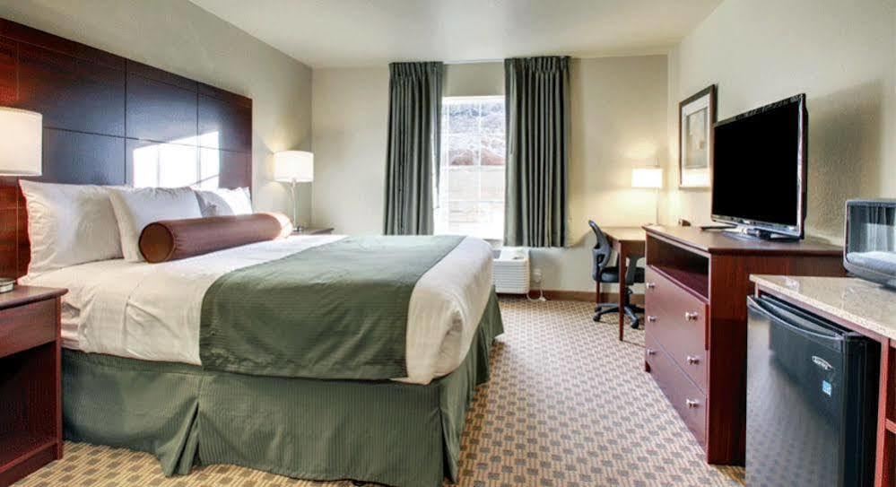 Cobblestone Inn & Suites - St Marys St. Marys Экстерьер фото