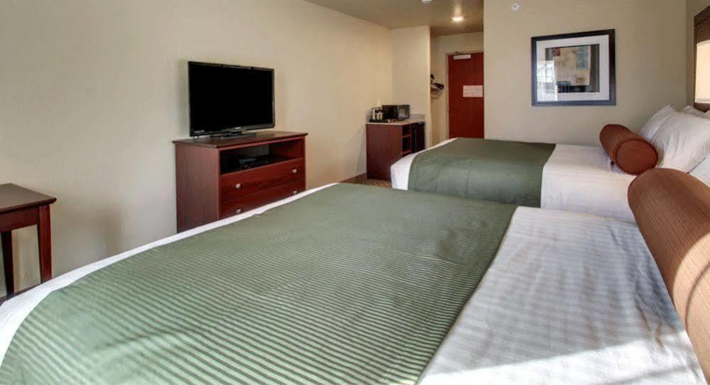 Cobblestone Inn & Suites - St Marys St. Marys Экстерьер фото