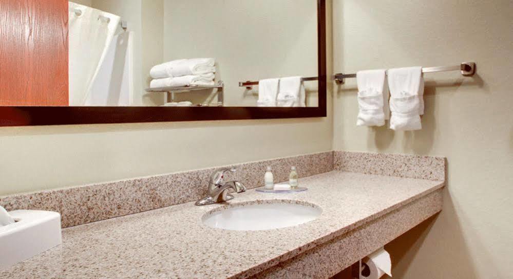 Cobblestone Inn & Suites - St Marys St. Marys Экстерьер фото