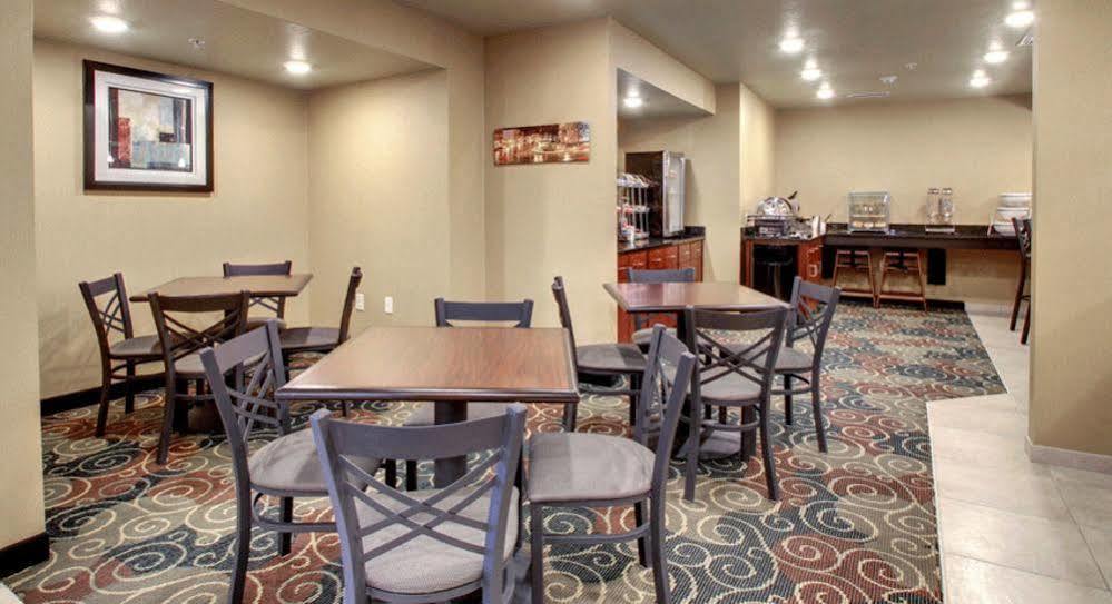 Cobblestone Inn & Suites - St Marys St. Marys Экстерьер фото